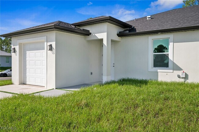 Building Photo - 2403 Quentin Ave S