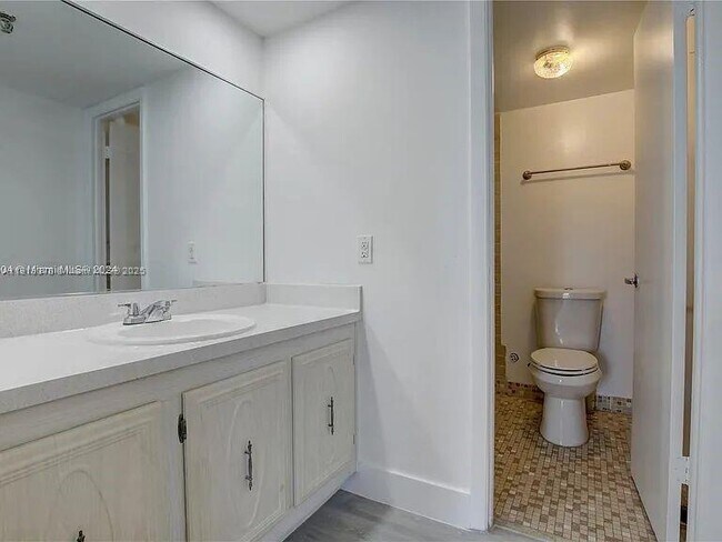 Building Photo - 1345 West Ave