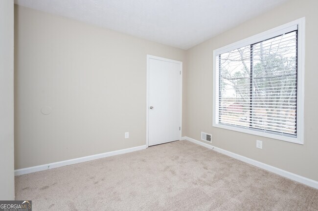 Building Photo - 120 Avalon Way