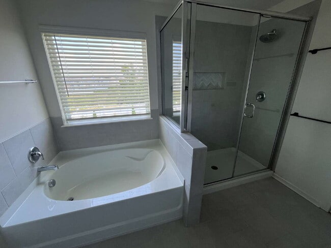 Building Photo - 4028 Centerpiece Ct