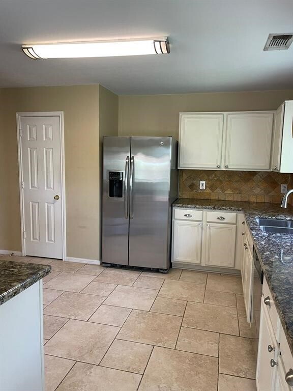 Building Photo - 14622 Vaughnville Dr