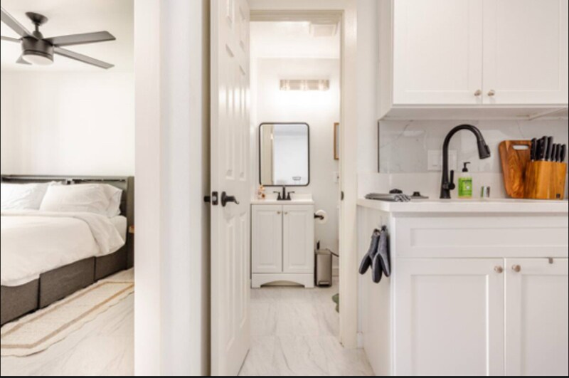 Building Photo - 7675 El Cerro Dr