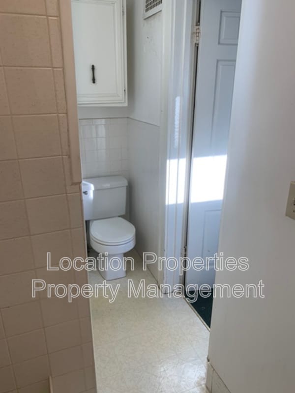 Building Photo - 1741 Vermont St