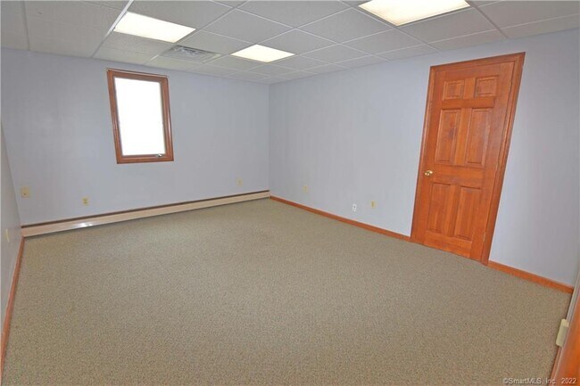 Building Photo - 405 Maple Ave