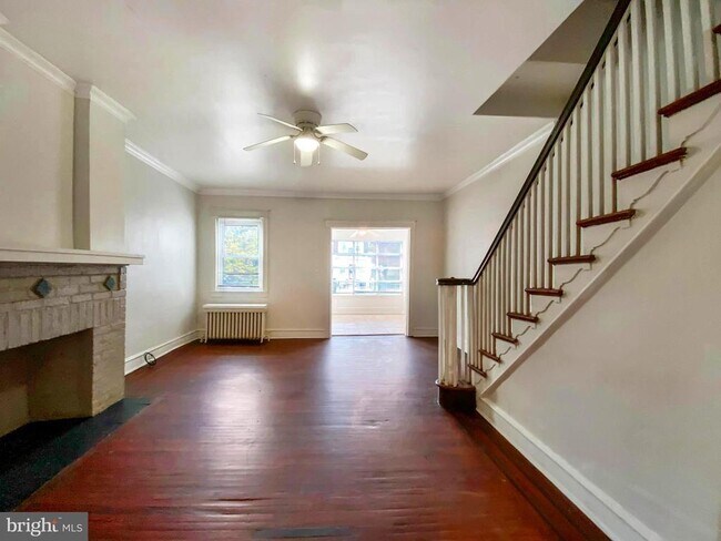 Building Photo - 5726 Florence Ave