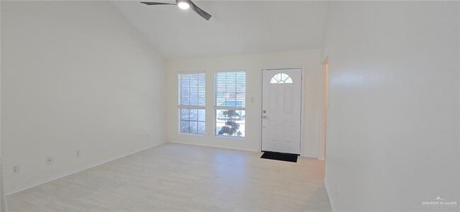 Building Photo - 410 Delia Ave