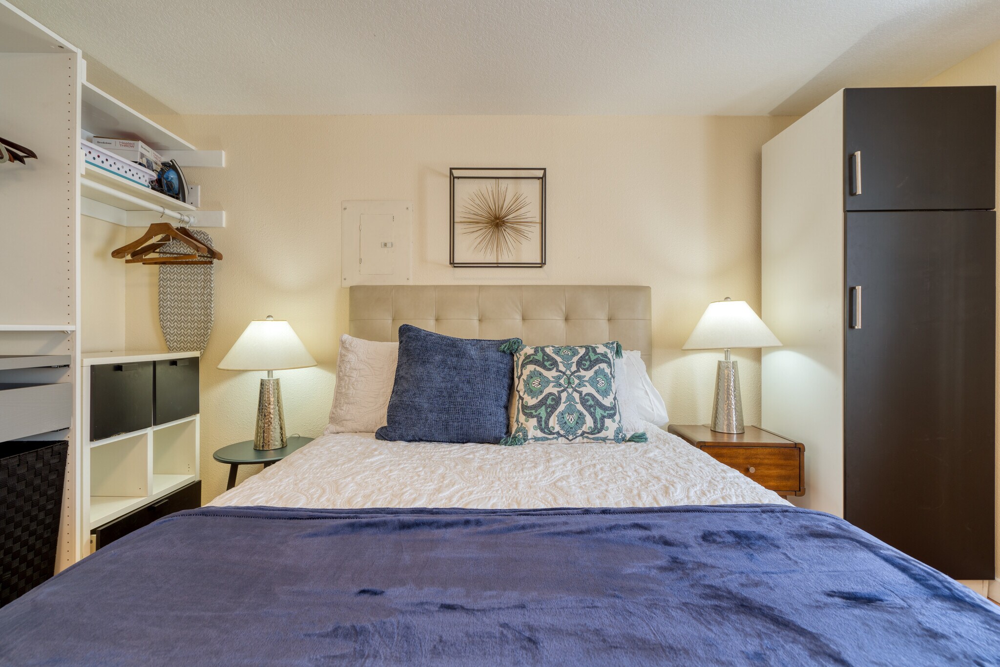 Building Photo - 1676 SE Marion St