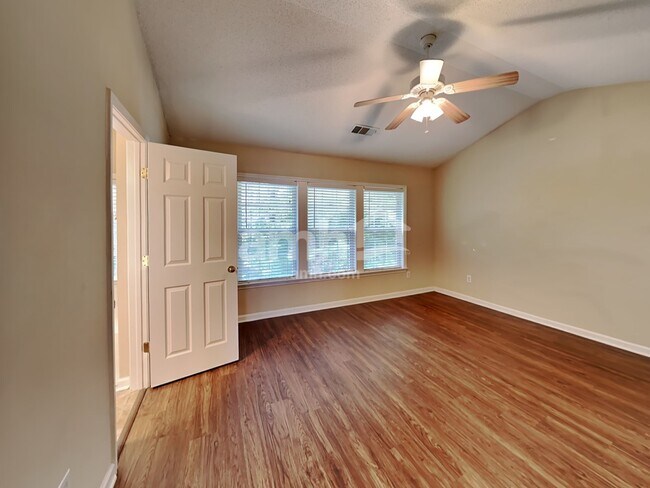 Building Photo - 375 Bass Way NW