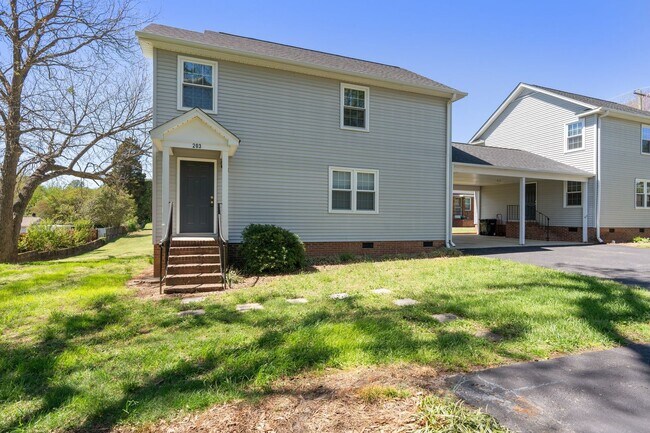 Building Photo - 203 Lancaster Ave