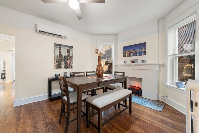 Building Photo - 6229 N Wayne Ave