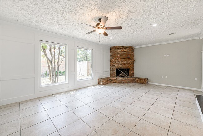 Building Photo - 102 Butlers Ct