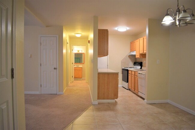 Building Photo - 63 Glade St