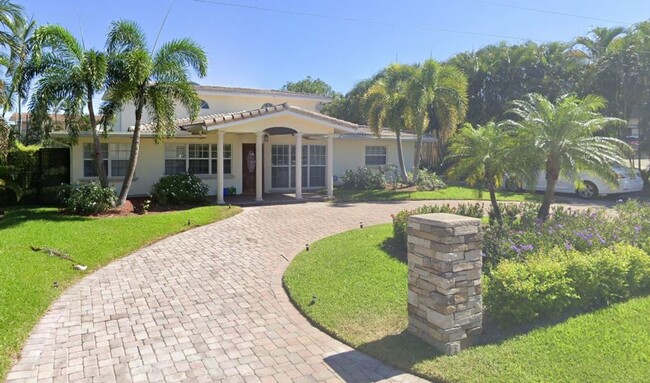 Primary Photo - Luxurious East Boca Pool Home! 2 story, 2 ...