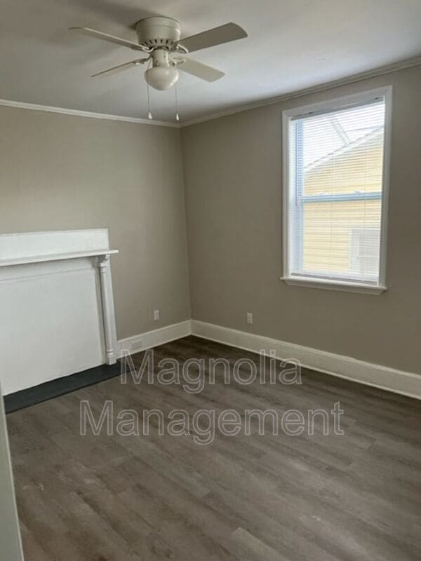 Building Photo - 214 Walnut St