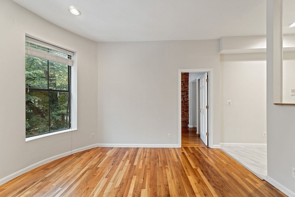 Building Photo - 4 Union Park