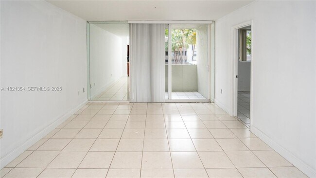 Building Photo - 10090 NW 80th Ct