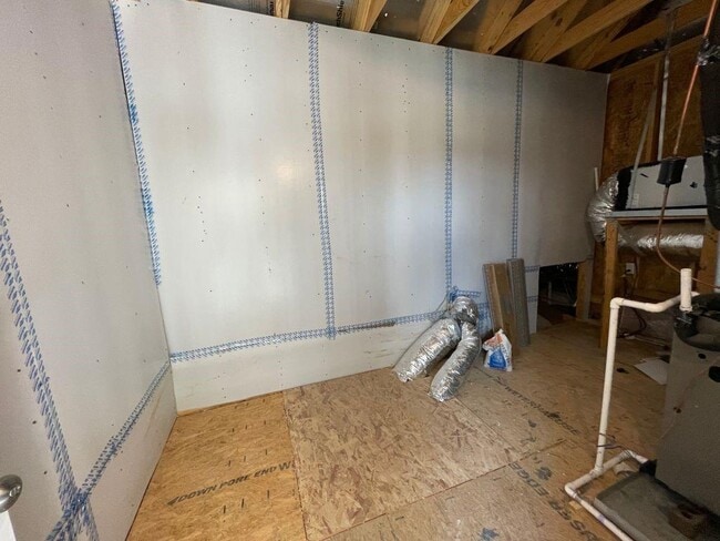 Building Photo - 24227 Cedar Colony Dr