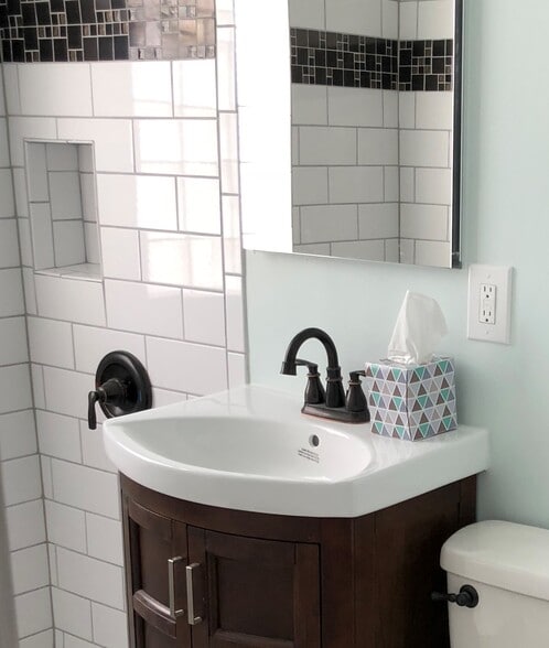 Building Photo - 2727 S Shore Dr