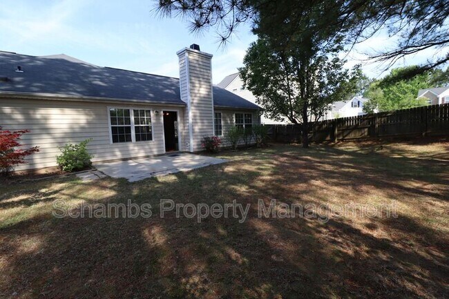 Building Photo - 305 Firefly Rd