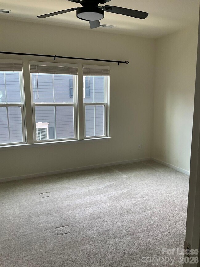 Building Photo - 6222 Cleburne Ct