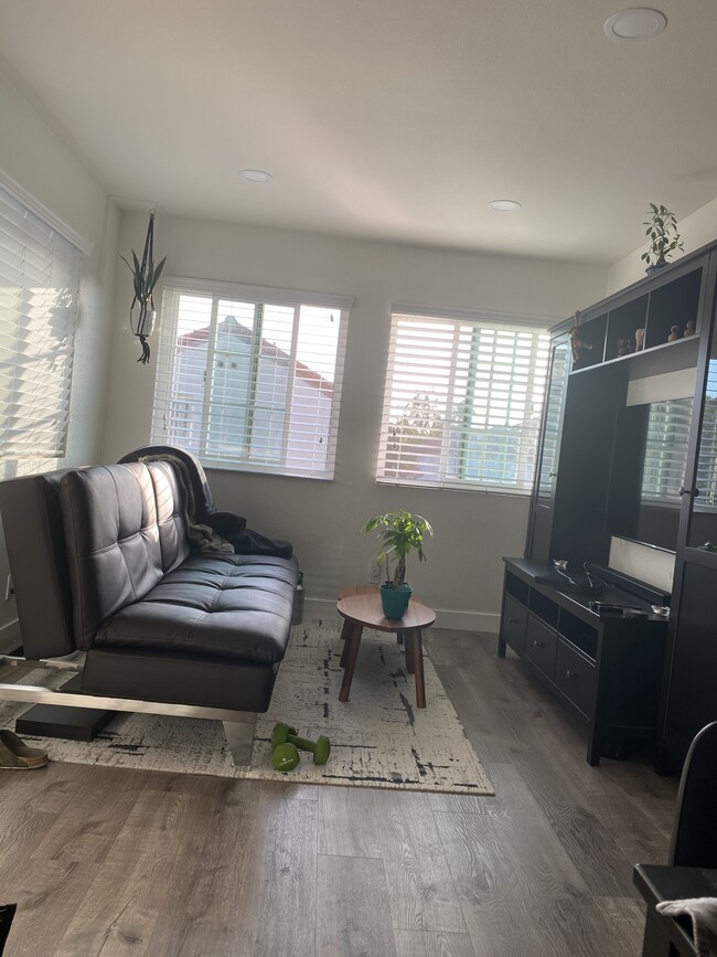 Building Photo - 26211 La Real