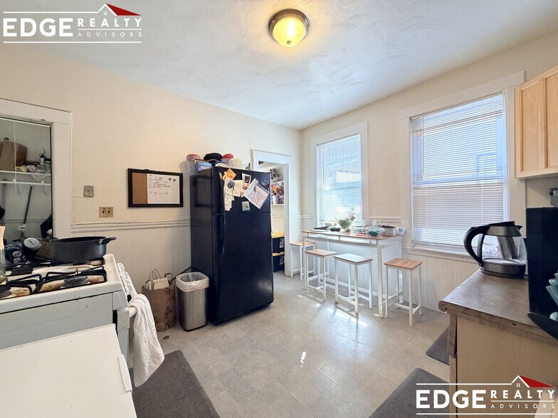 Building Photo - 26 Fordham Rd