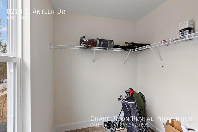 Building Photo - 8210 S Antler Dr
