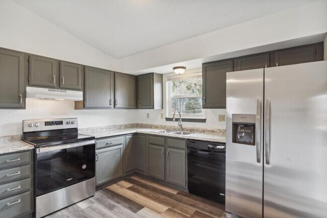 Building Photo - 5245 Mule Deer Dr