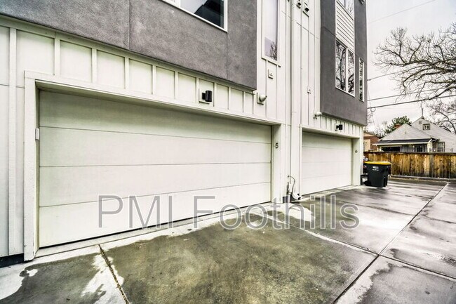 Building Photo - 1611 N Harlan St