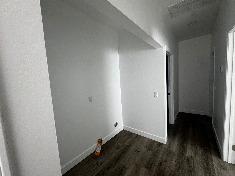 Building Photo - 276 E 2nd St