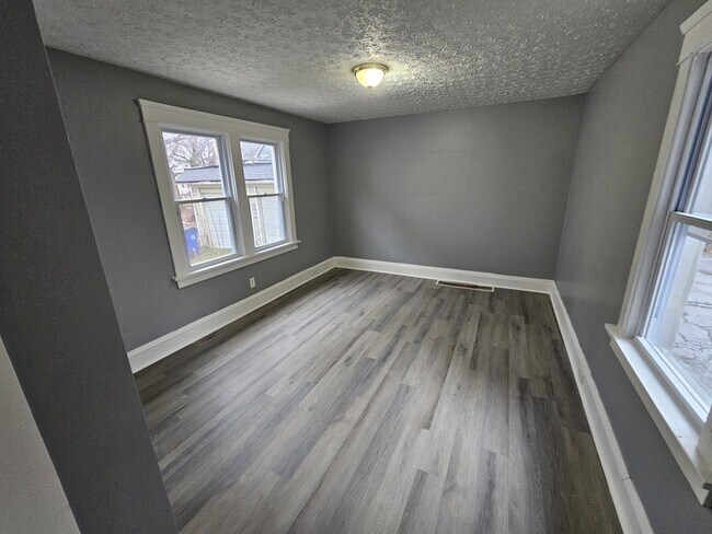 Building Photo - 12717 Parkhill Ave