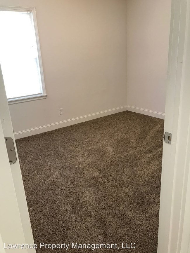Building Photo - 2 br, 1 bath Apartment - 901 Illinois