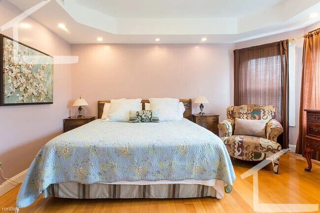 Building Photo - BROKER FEE PAID BY OWNER!!! Five bed Three Bath in lower Allston.....