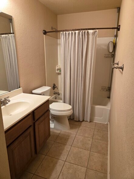 Top floor Guest bathroom - 18204 Kermit Ct