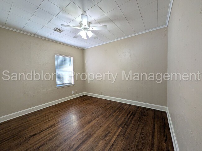 Building Photo - For Lease | Kendall-Whittier | 3 bed, 2 ba...