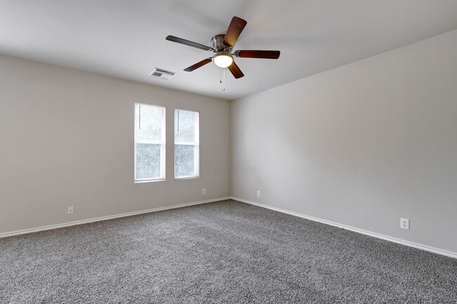 Building Photo - Recently updated 3 bedroom townhome