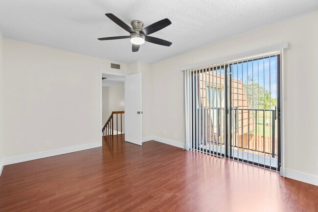 Building Photo - 1420 Augusta Cir
