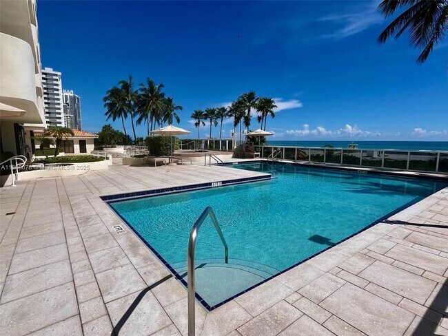 Building Photo - 5757 Collins Ave