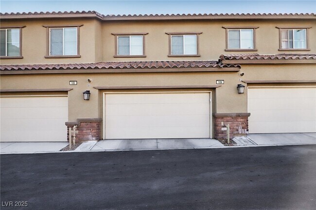 Building Photo - 104 Alamere Falls Dr