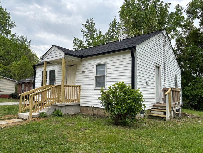 Building Photo - 2 BED, 1 BATH HOME LOCATED IN HIGH POINT