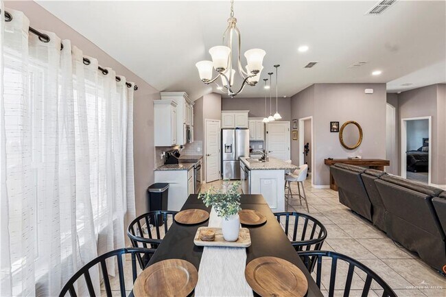 Building Photo - 19 Grand Canyon St