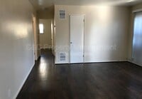 Building Photo - 926 Lupin Dr