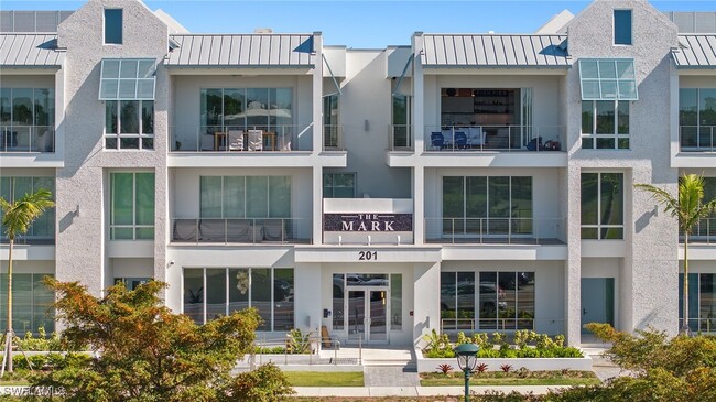Building Photo - 201 8th St S
