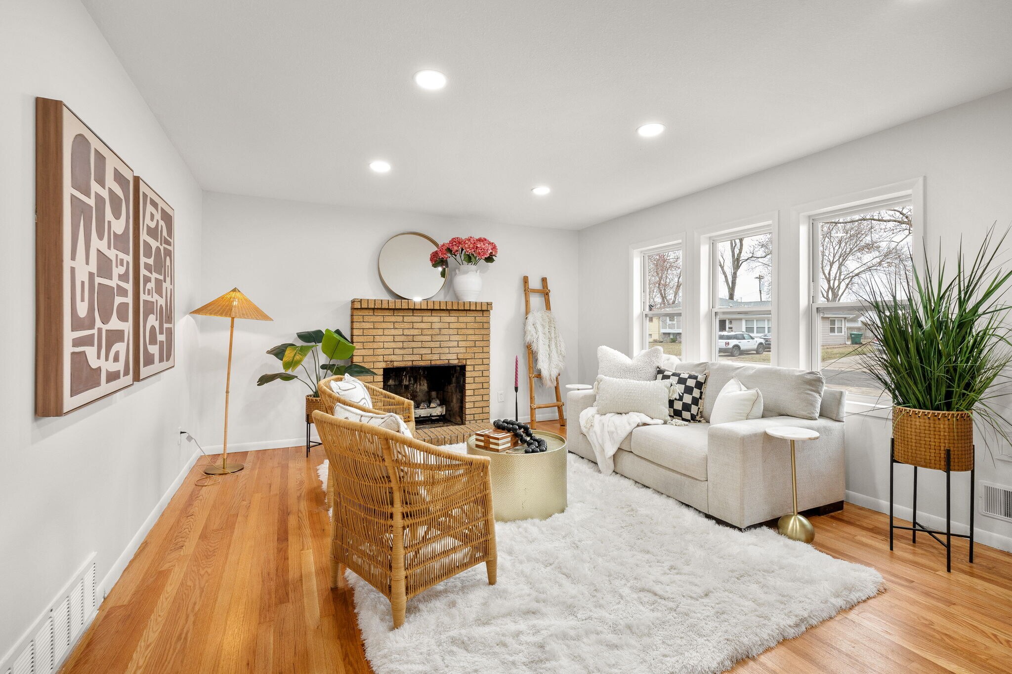 Building Photo - 709 SW 7 St