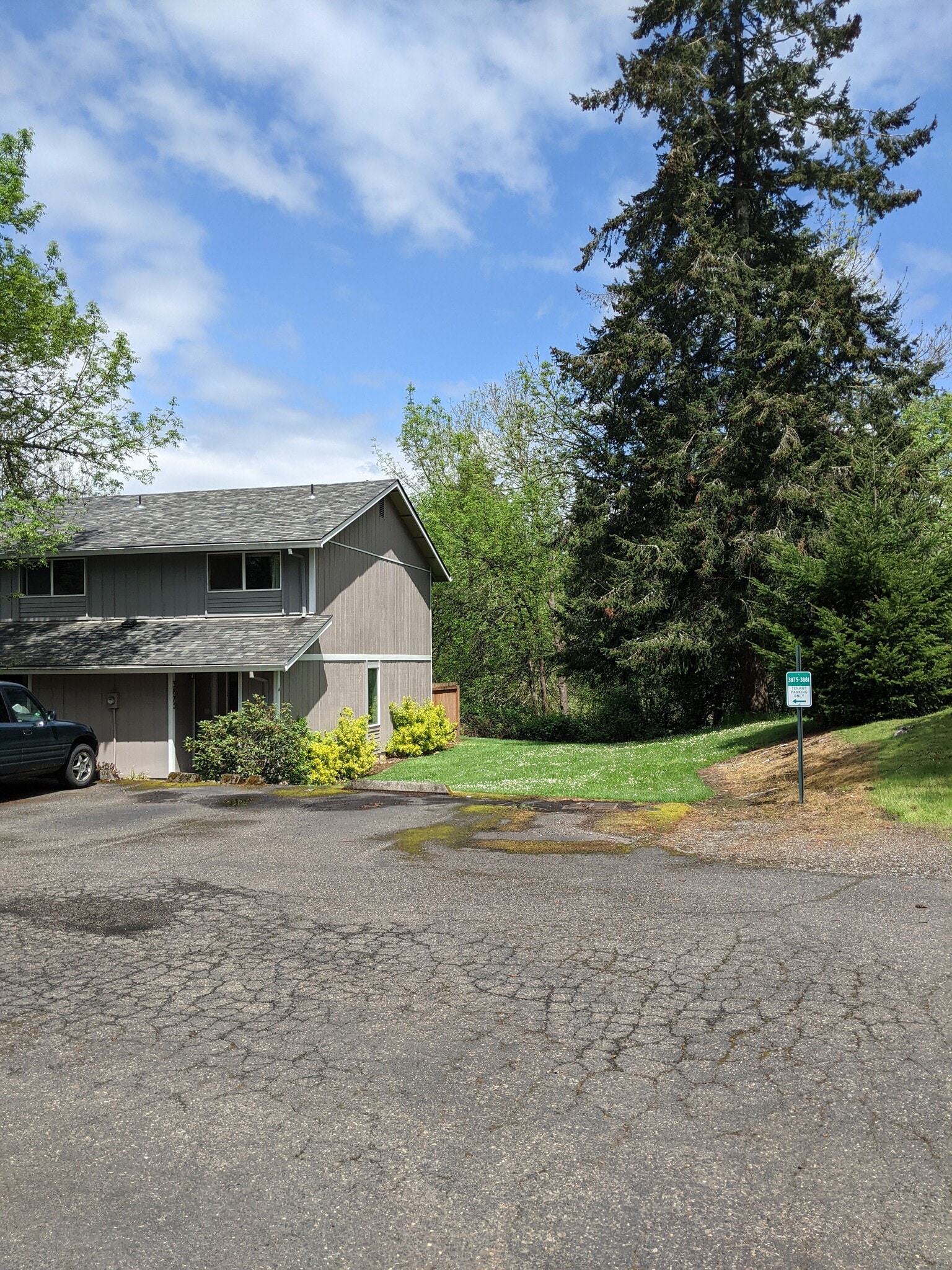 Building Photo - 3875 NW Chemult Pl