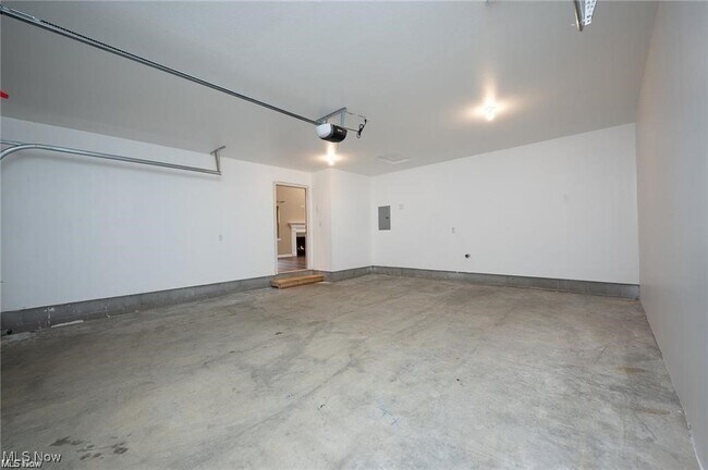 Building Photo - 24 Hawks Lndg