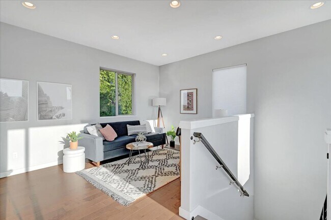 Building Photo - $500 off first month's rent! Spacious, light-filled 4-bdrm/3.5-bath home w/ roof deck