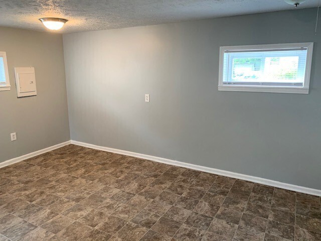 Building Photo - 5601 E 31st St