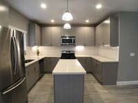Building Photo - Waikalua Bayside Newer Community! 3 Bed 3....