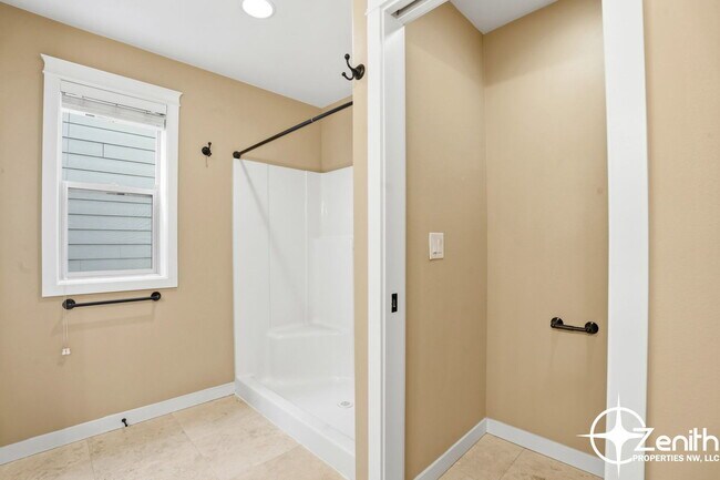 Building Photo - 4608 NE 91st Way